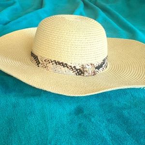 NWT Aldo wide brim summer hat